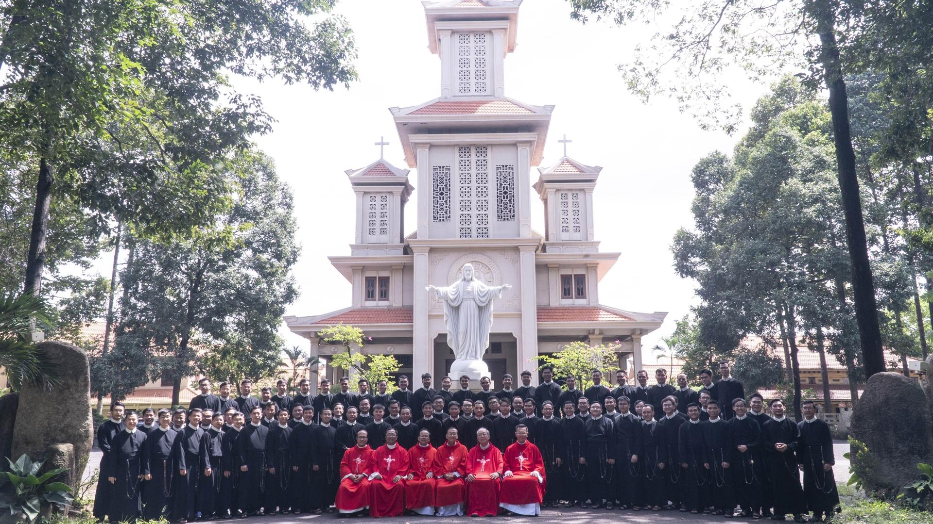 Học viện thánh Anphongsô tĩnh tâm năm (đợt 2): “Sống căn tính Tu sĩ thừa sai Dòng Chúa Cứu Thế giữa thời đại công nghệ AI”